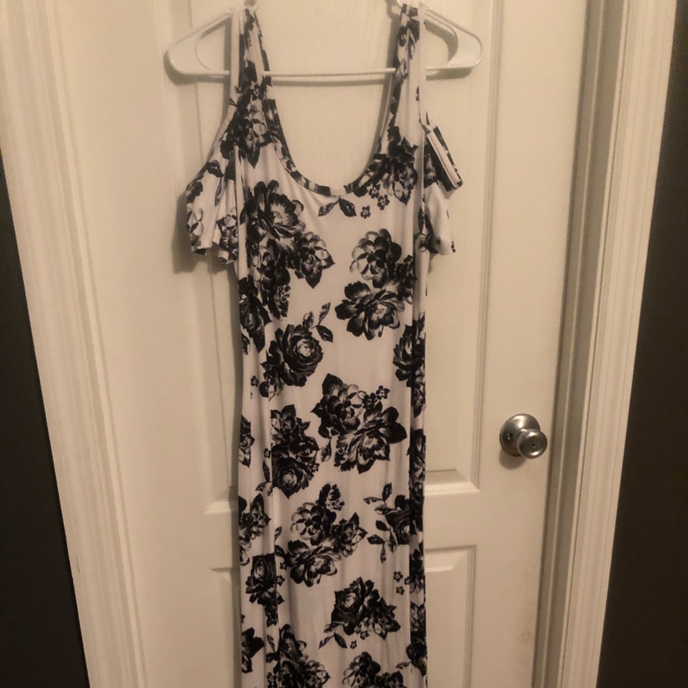Floral Maxi Dress (L) Black/White